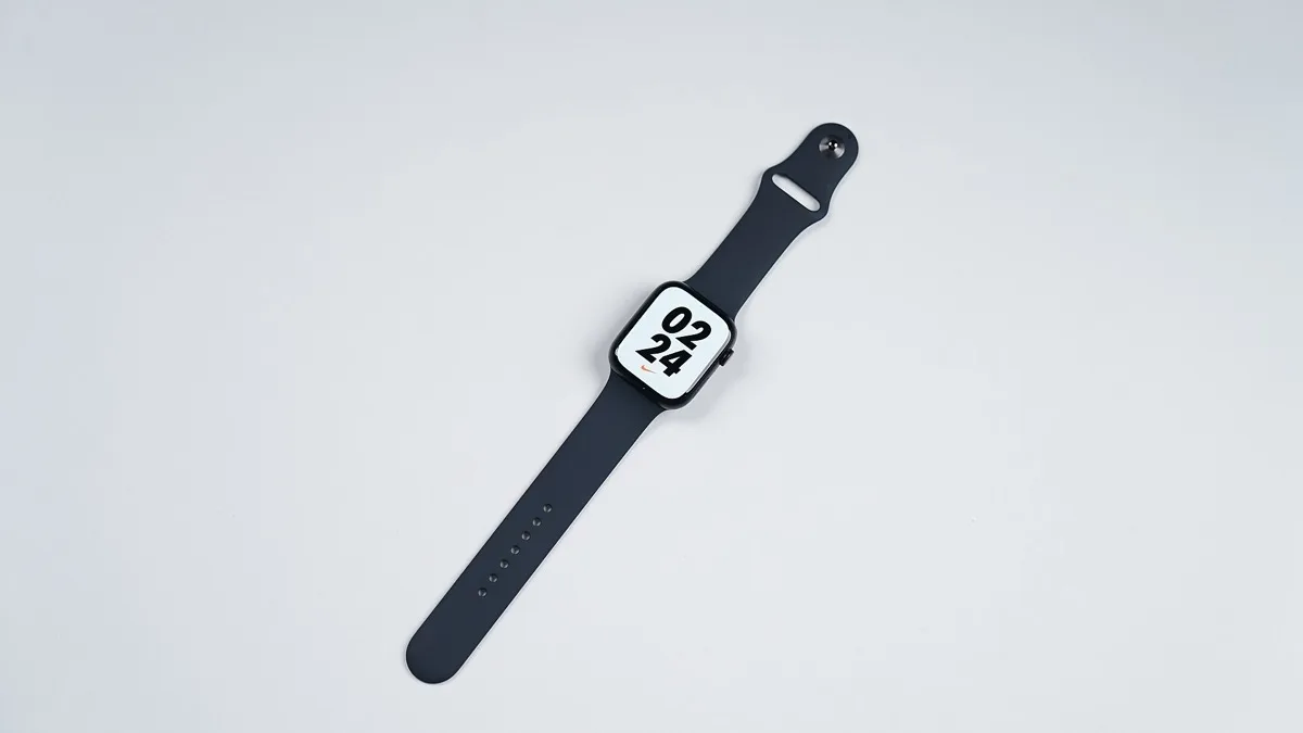 Apple Watch Could Get a Round Screen, Ceramic Case, and Screenless Sibling