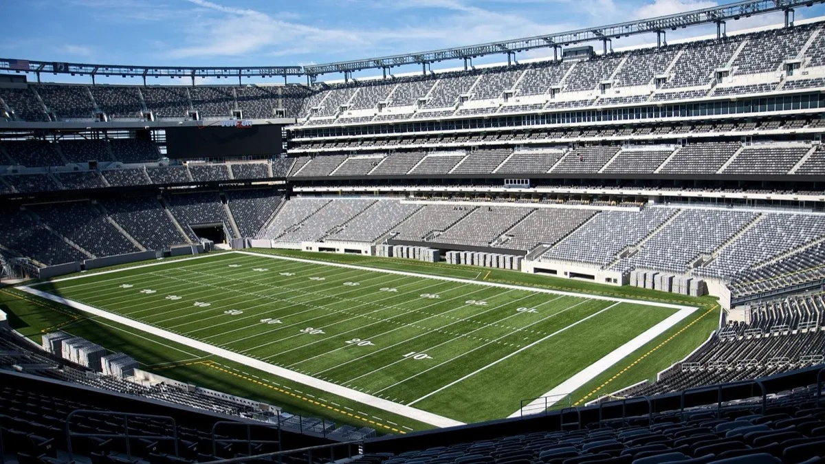 Cowboys vs Giants Sunday Night Football Kicks Off 8:20 p.m. ET on NBC, Streaming on Peacock Premium