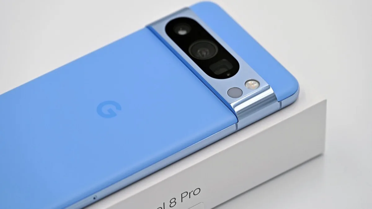 Android 17 QPR2 Beta 7 Brings Pixel 11 Back: Build CP41.260831.016 Fixes Flip to Shh Battery Drain
